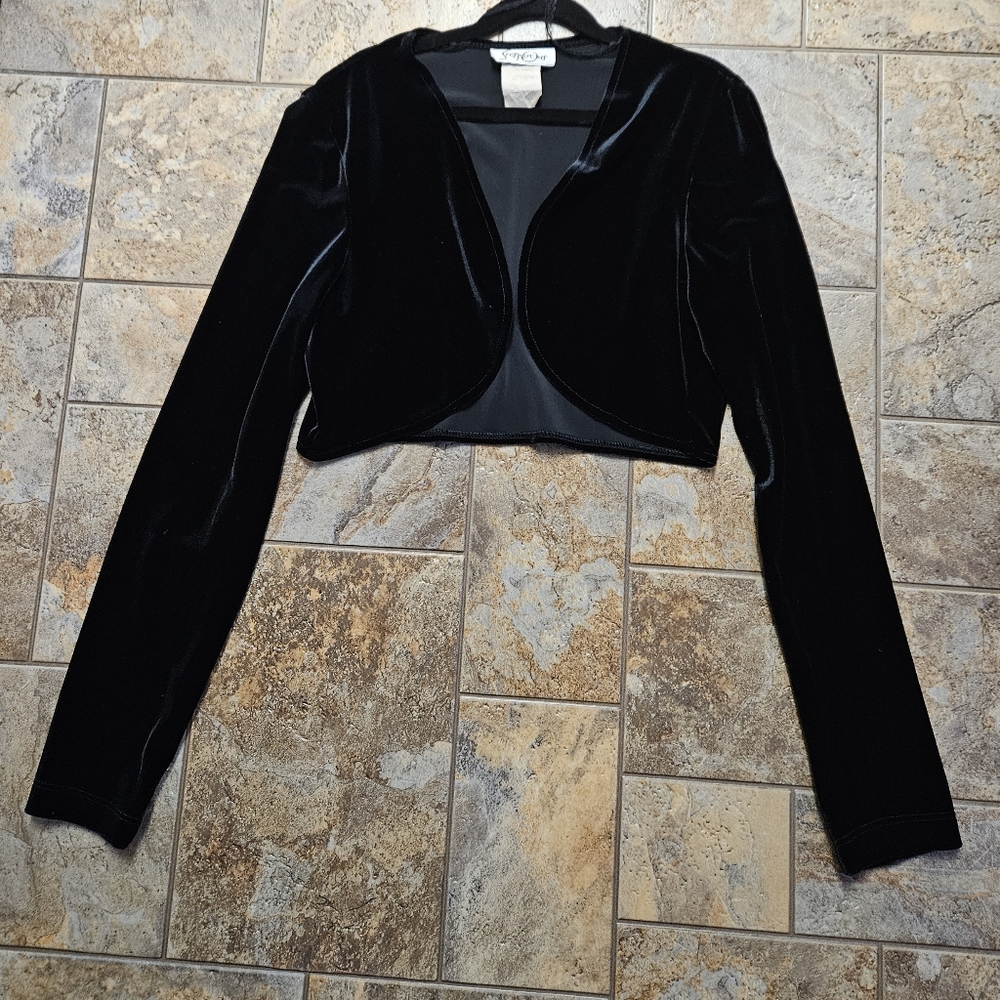 NEW LISTING: Steppin' Out Velour Shrug